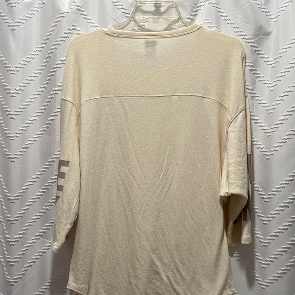 PINK Victoria's Secret 3/4 sleeve top - Picture 5 of 5